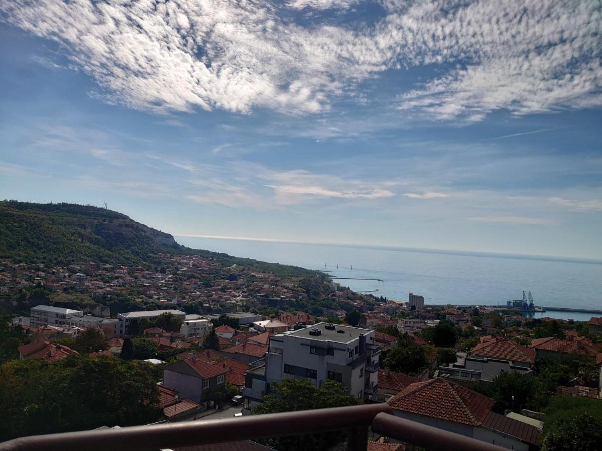 Апартамент Sea Sky View